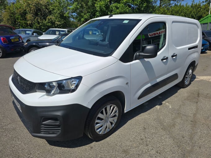 2025 Peugeot Partner