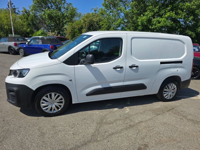 2025 Peugeot Partner
