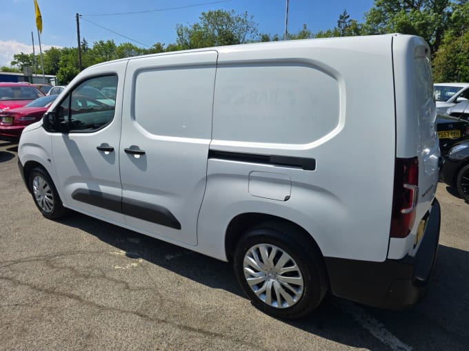 2025 Peugeot Partner