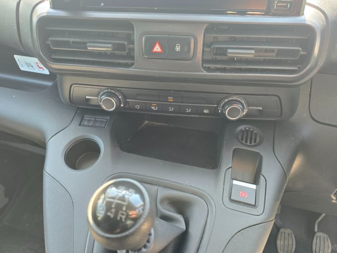 2025 Peugeot Partner