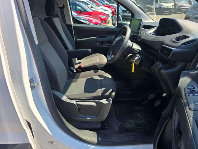 2025 Peugeot Partner