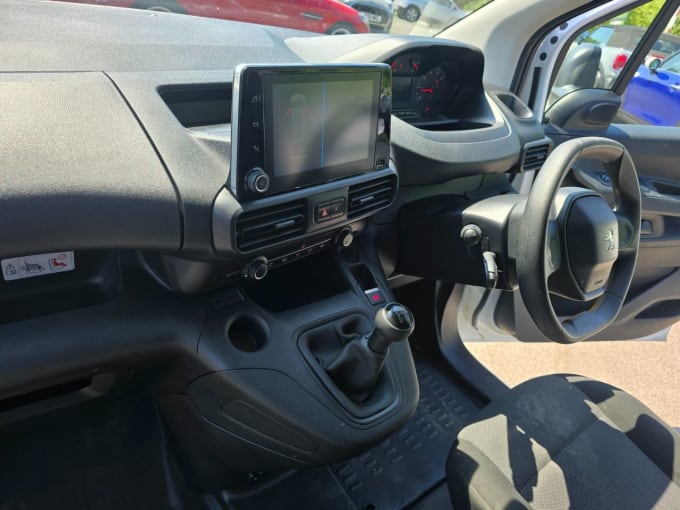 2025 Peugeot Partner