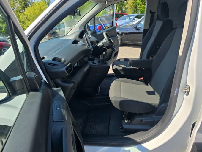 2025 Peugeot Partner