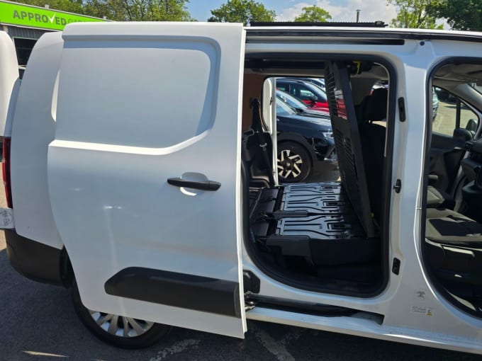 2025 Peugeot Partner