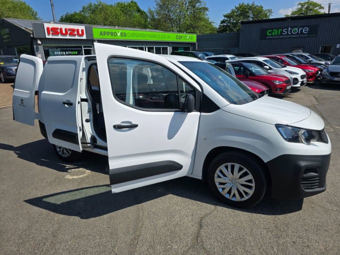 2025 Peugeot Partner