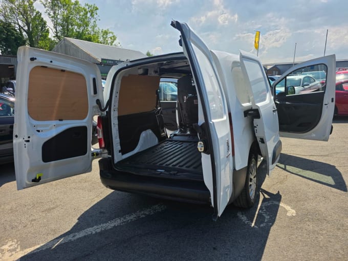 2025 Peugeot Partner