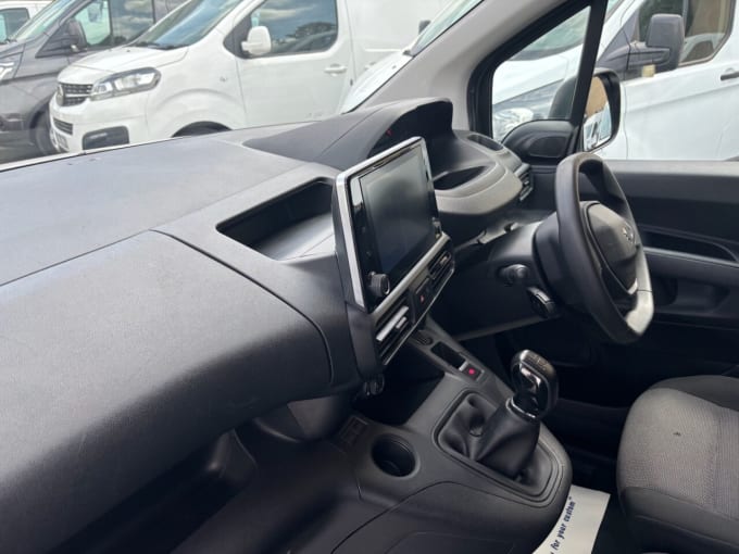 2025 Peugeot Partner