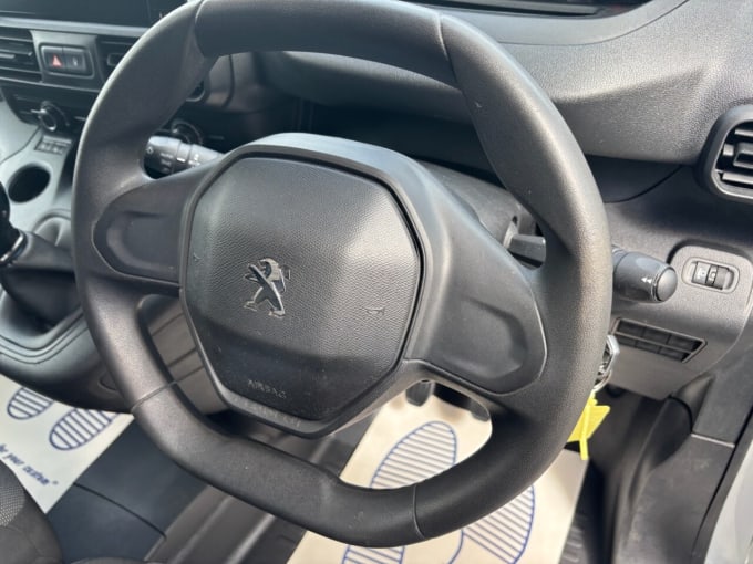2025 Peugeot Partner