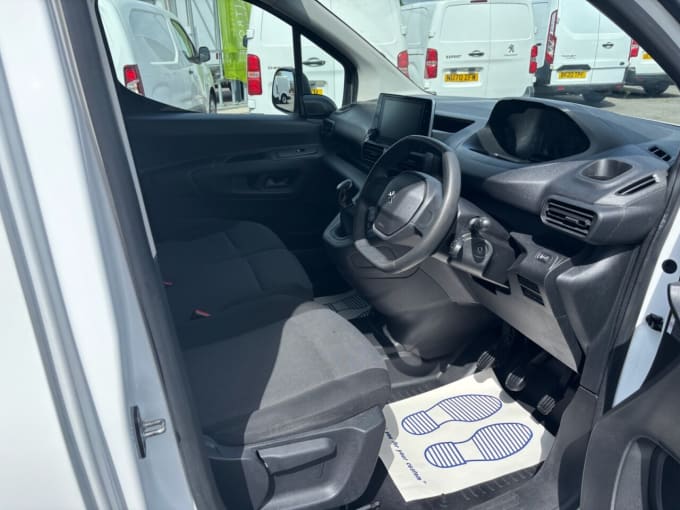 2025 Peugeot Partner