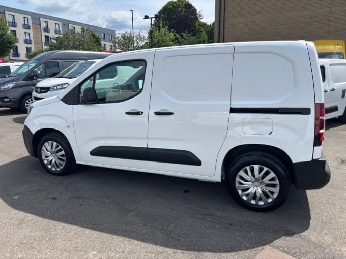 2025 Peugeot Partner