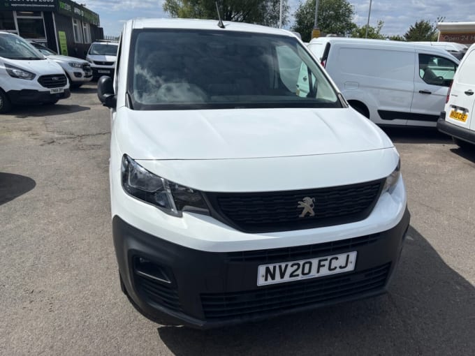 2025 Peugeot Partner