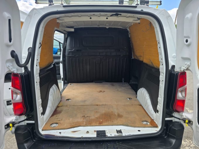 2025 Vauxhall Combo