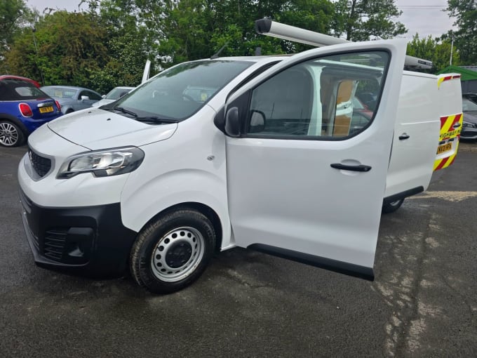 2025 Peugeot Expert