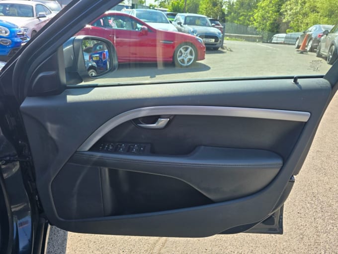2025 Volvo V70