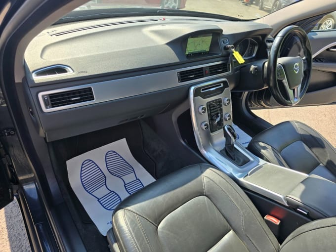 2025 Volvo V70
