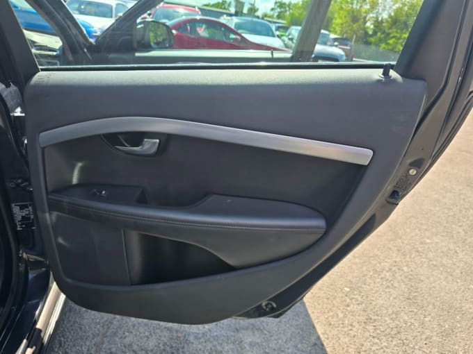 2025 Volvo V70