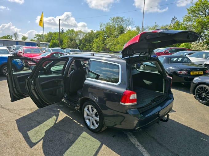 2025 Volvo V70