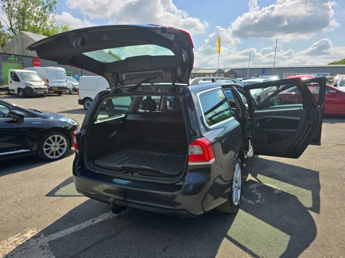 2025 Volvo V70