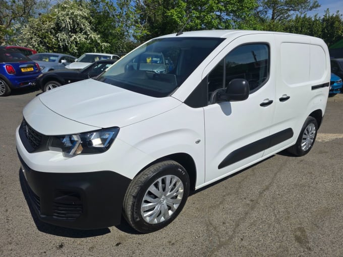 2025 Peugeot Partner