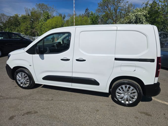 2025 Peugeot Partner