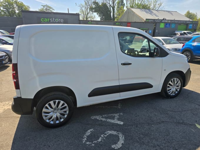 2025 Peugeot Partner