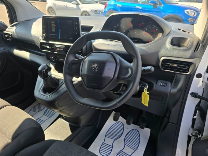 2025 Peugeot Partner