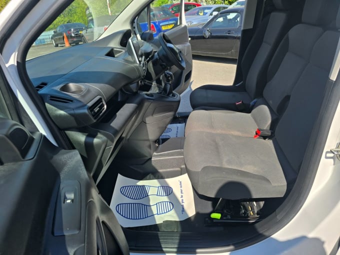 2025 Peugeot Partner