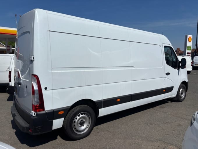 2025 Nissan Interstar
