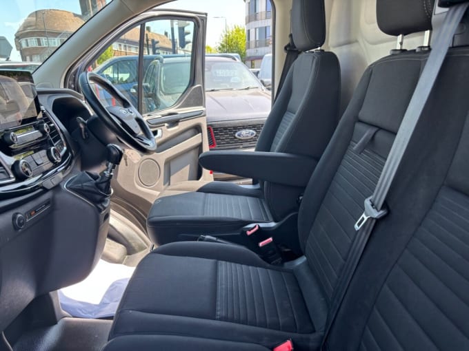 2025 Ford Transit Custom