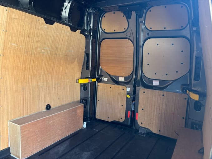 2025 Ford Transit Custom