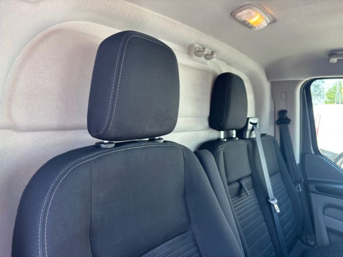2025 Ford Transit Custom