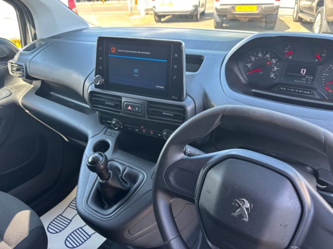 2025 Peugeot Partner