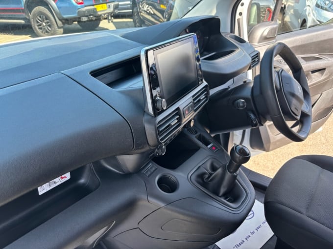 2025 Peugeot Partner