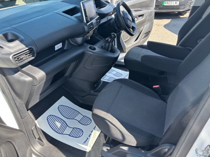 2025 Peugeot Partner