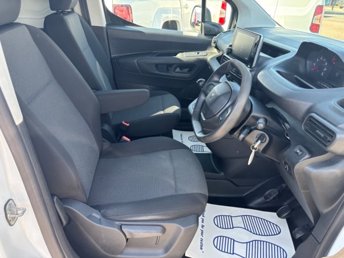 2025 Peugeot Partner