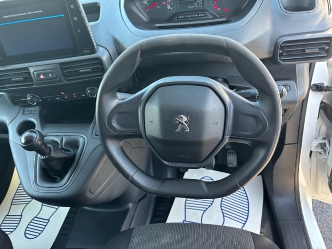 2025 Peugeot Partner