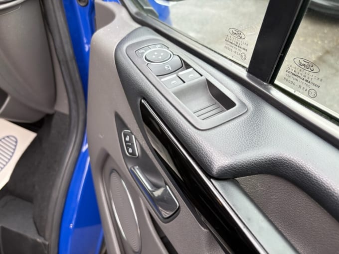 2025 Ford Tourneo Custom