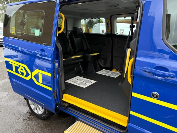 2025 Ford Tourneo Custom