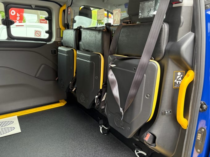 2025 Ford Tourneo Custom