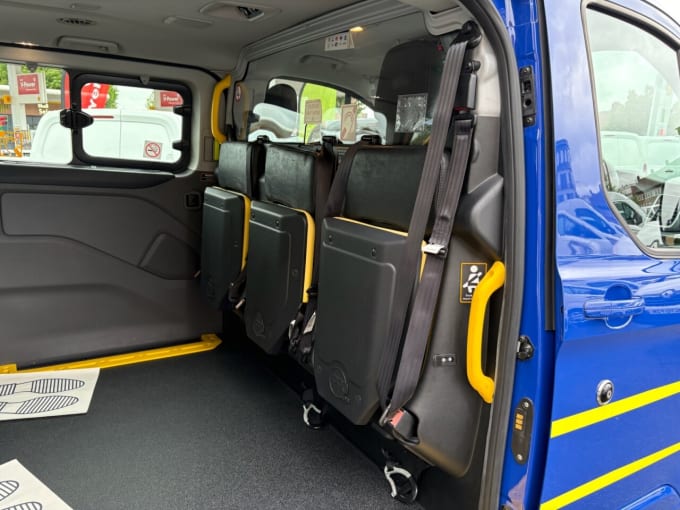 2025 Ford Tourneo Custom