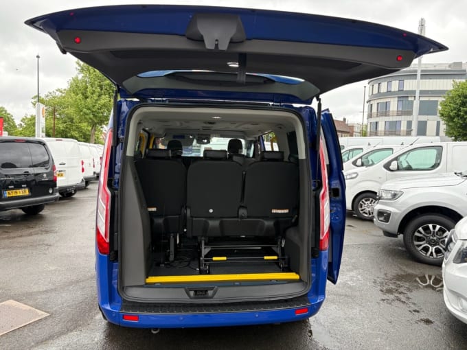 2025 Ford Tourneo Custom