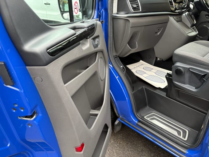 2025 Ford Tourneo Custom