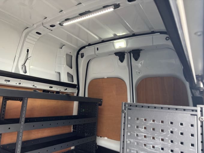 2025 Renault Trafic