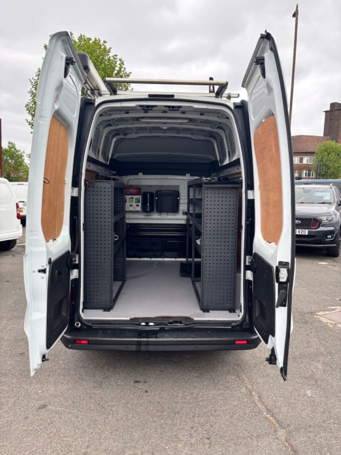 2025 Renault Trafic