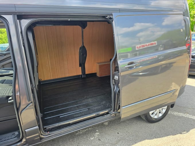 2025 Ford Transit Custom