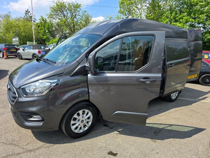 2025 Ford Transit Custom