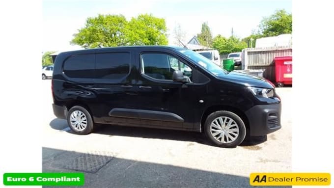 2025 Peugeot Partner
