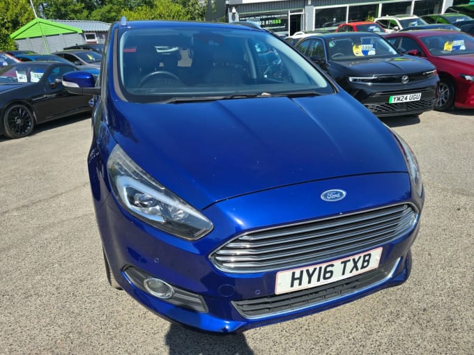 2025 Ford S-max