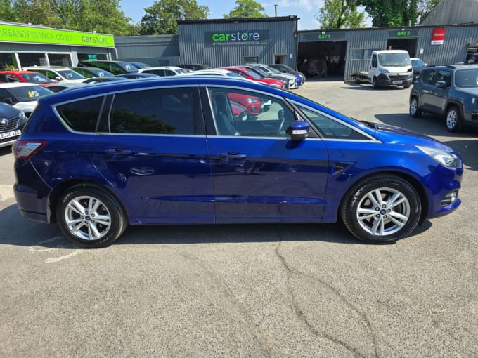 2025 Ford S-max