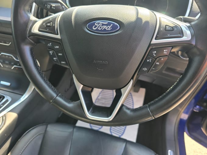 2025 Ford S-max
